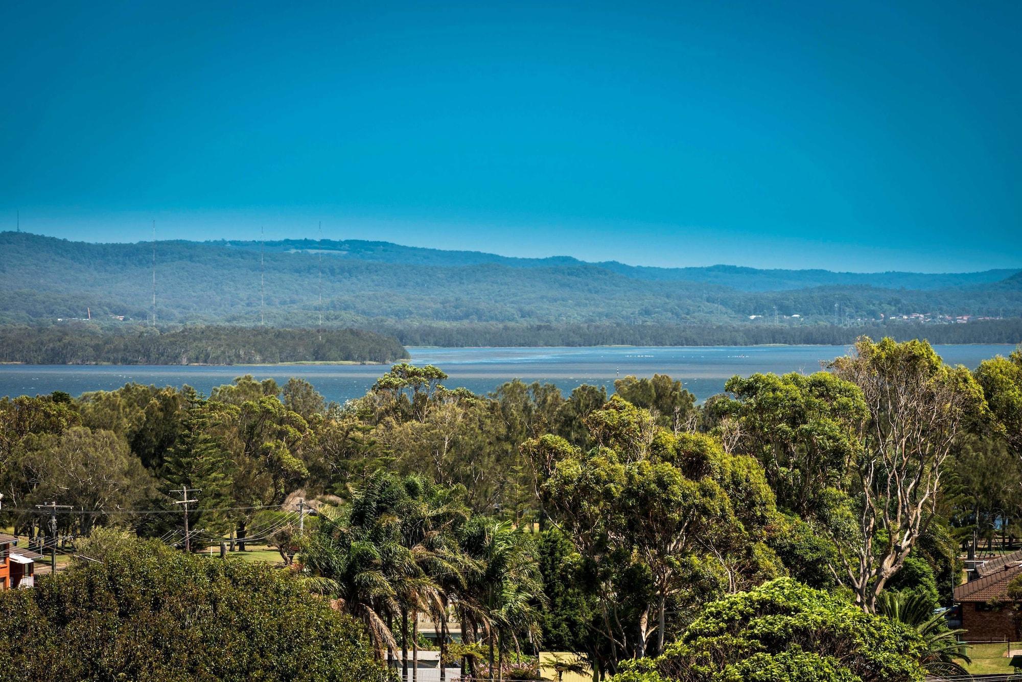 Oaks The Waterfront Aparthotel 4*