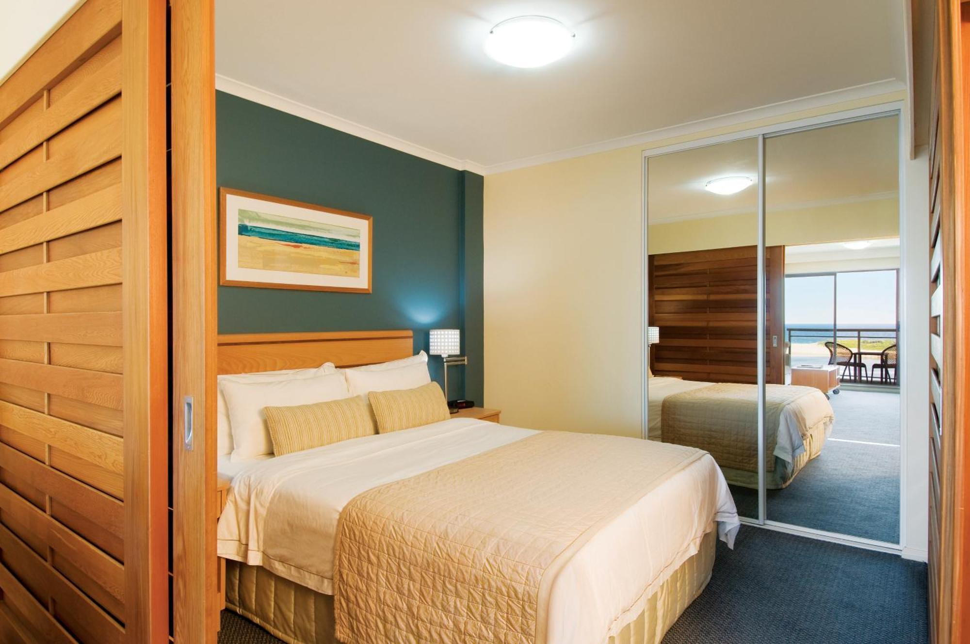 Oaks The Waterfront Aparthotel 4*